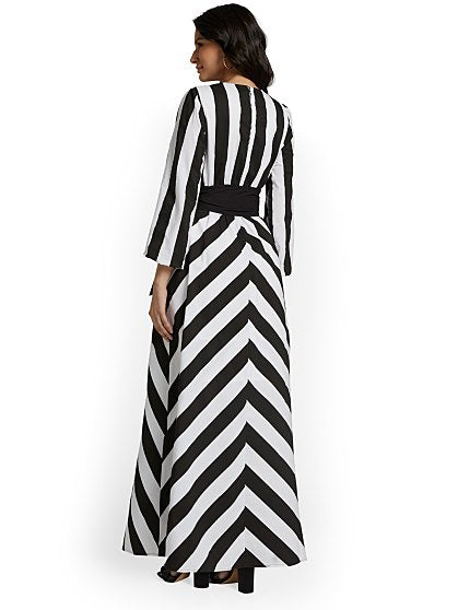 89.95 STRIPED V NECK MIDI
