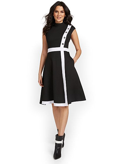 89.95 FLARE DRESS