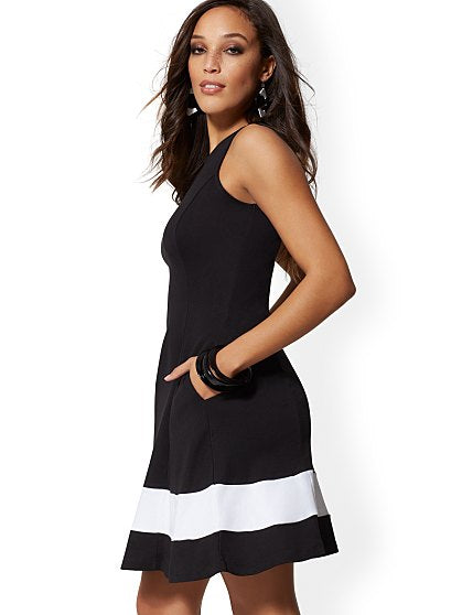 34.95 INTRLCK COLORBLCK