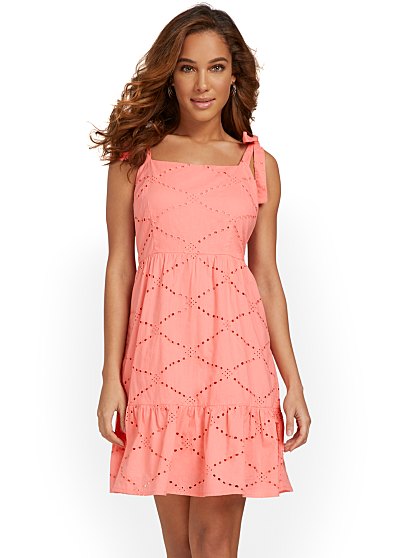 89.95 EYELET TIERED FLARE
