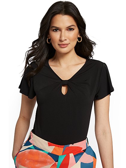 49.95 KEYHOLE KNIT TOP