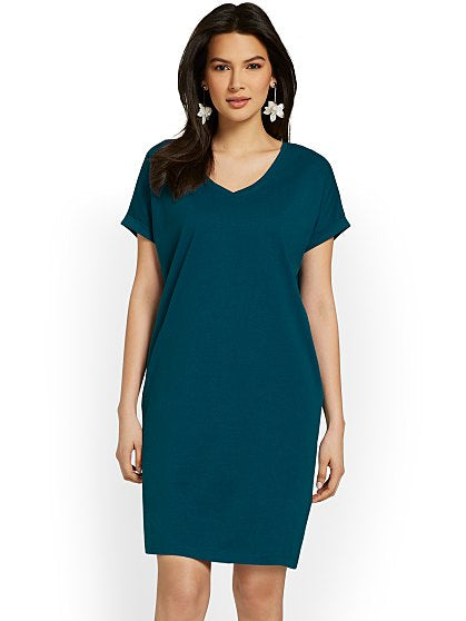 39.95 PERFECT TEE-VNECK