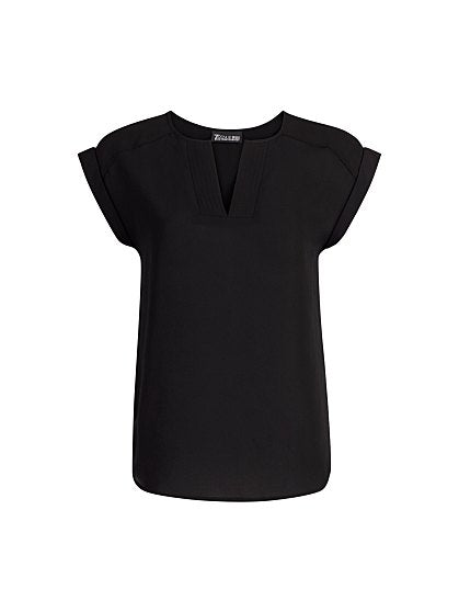 39.95 SPLIT NECK TEE SLD