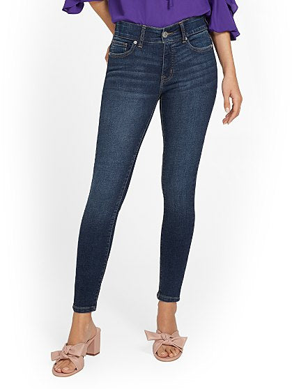 69.95 HW CURVY ANKLE-T