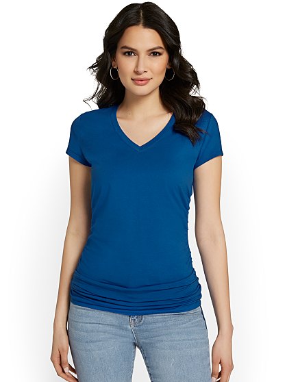 36.95 CORE VNECK CITY TEE
