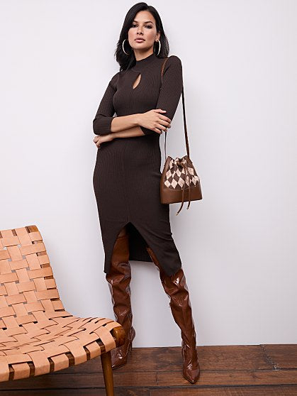 89.95 RIBED FRNT SLT DRES