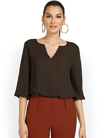 39.95 SPLITNECK BLOUSE