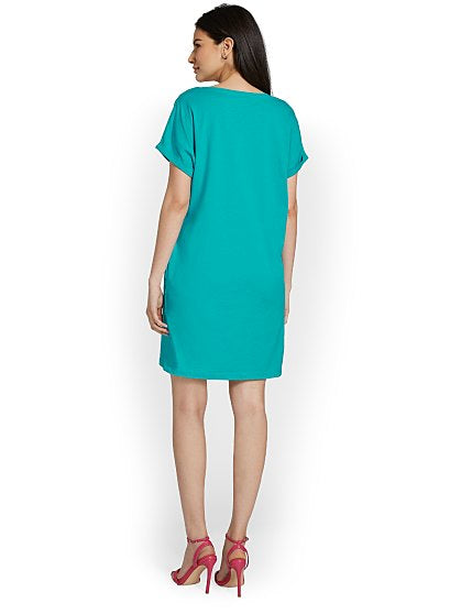 39.95 PERFECT TEE-VNECK