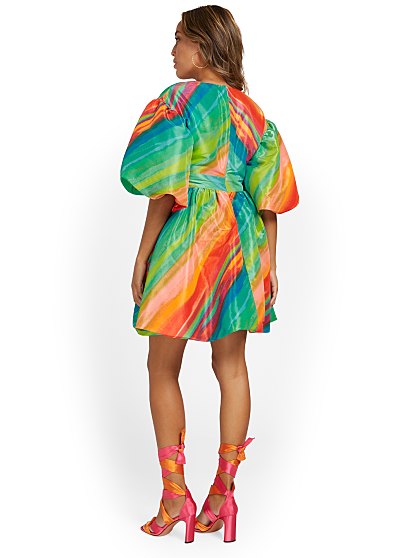 89.95 V NCK BUBBLE DRESS