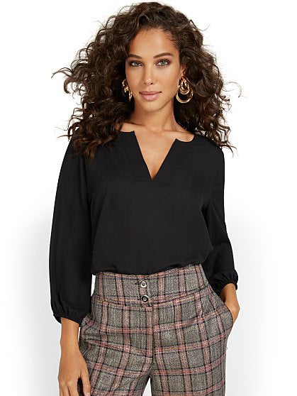 39.95 SPLITNECK BLOUSE