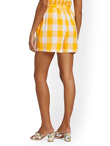 54.95 GINGHAM TIE SHORT