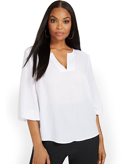 39.95 SPLITNECK BLOUSE