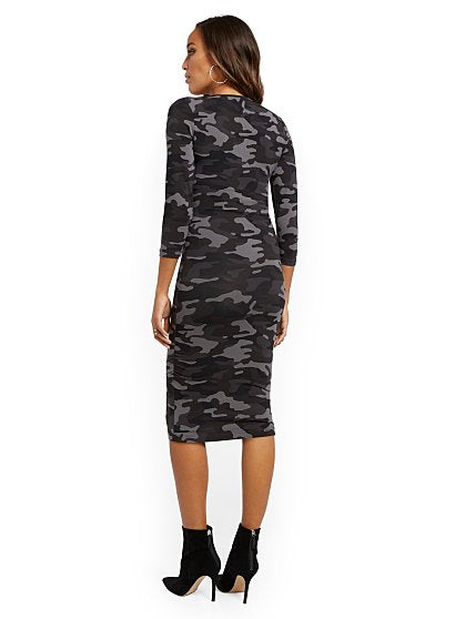 49.95 EW VNECK MIDI CAMO