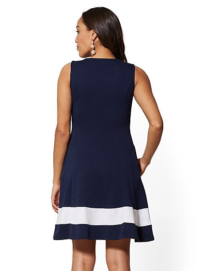 34.95 INTRLCK COLORBLCK