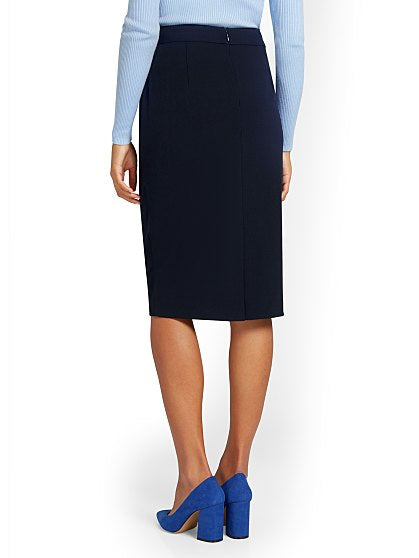 59.95 SEAMED POCKET SKIRT