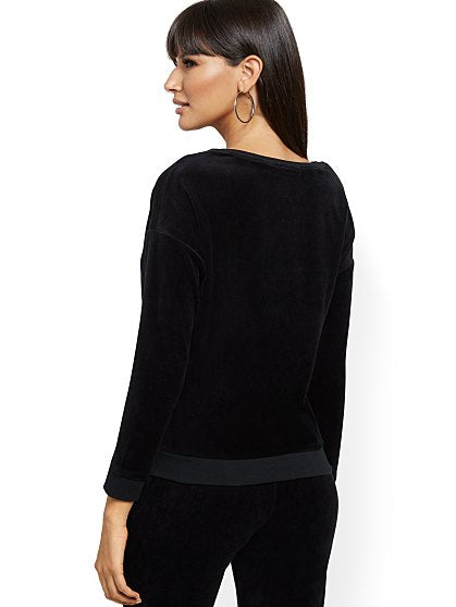 39.95 VELOUR PULLOVER