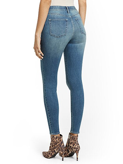 64.95 HW CURVY SKINNY TAL