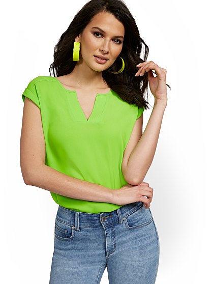 36.95 SPLITNECK BLOUSE