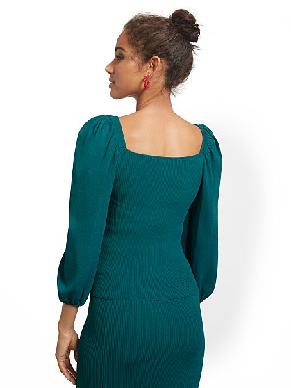 69.95 SQUARE NECK SWTR