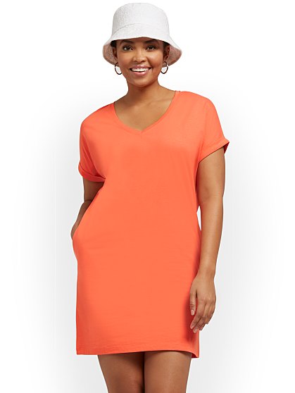 39.95 PERFECT TEE-VNECK