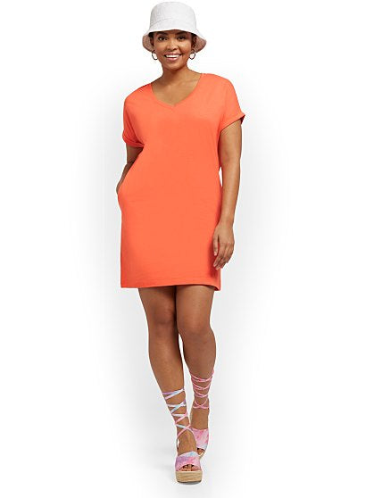 39.95 PERFECT TEE-VNECK
