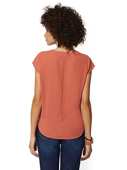 39.95 SOLID TIE SURPLICE
