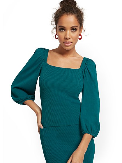 69.95 SQUARE NECK SWTR