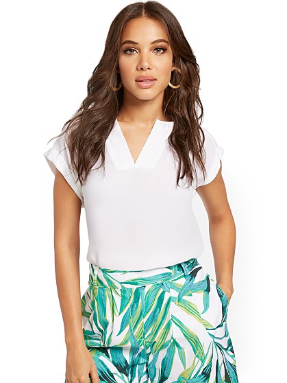 39.95 SPLIT NECK TEE SLD