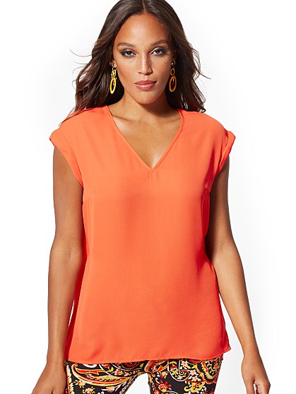 36.95 SPLIT BK TEE SOLID