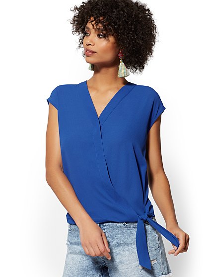 39.95 SOLID TIE SURPLICE