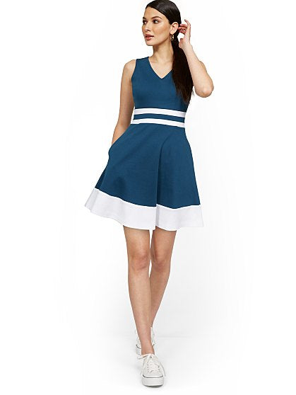 39.95 VNECK COLORBLOCK FL
