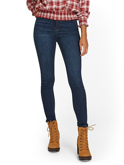 59.95 T ESSENTIAL SKINNY