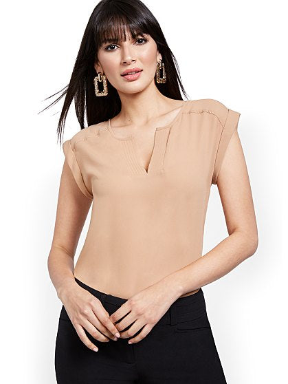 36.95 SPLITNECK BLOUSE