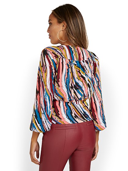 59.95 RUCHED FRONT BLOUSE