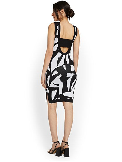 89.95 B W SWT DRESS
