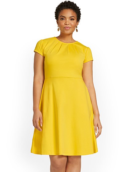 42.95 PLEATED NCK FLARE