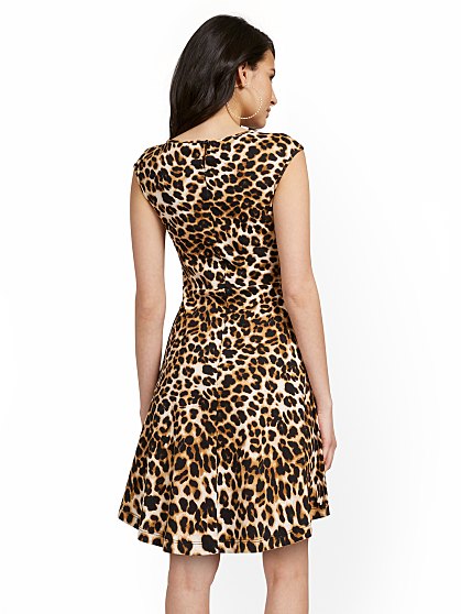 42.95 LEOPARD FLARE