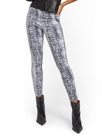 69.95 WHITNEY LL SNAKE T
