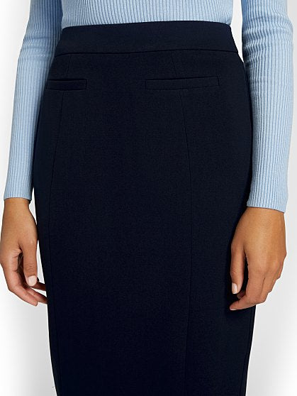 59.95 SEAMED POCKET SKIRT
