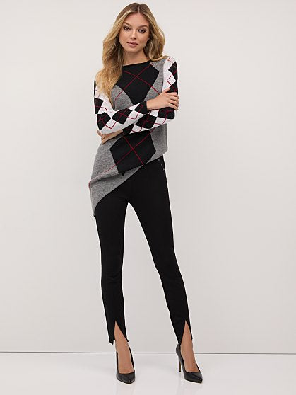 59.95 STUD FRONT SLIT LEG