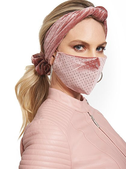 22.95 STUD MASK SCRUNCHIE