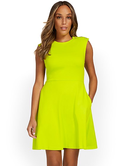 42.95BUTTON SHOULDER