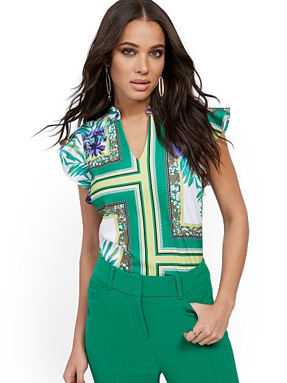 49.95 SPLIT NECK RUFFLE