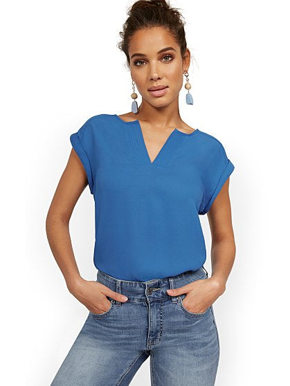 36.95 SPLITNECK BLOUSE