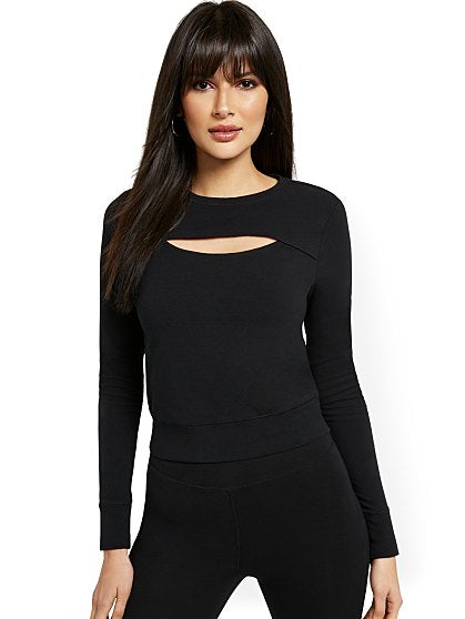 39.95 YOGA TOP CUTOUT