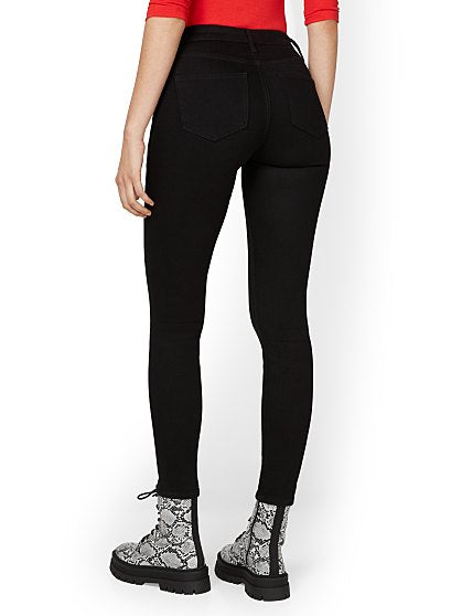 64.95 T HW LEXI LL BLACK