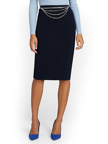 59.95 SEAMED POCKET SKIRT
