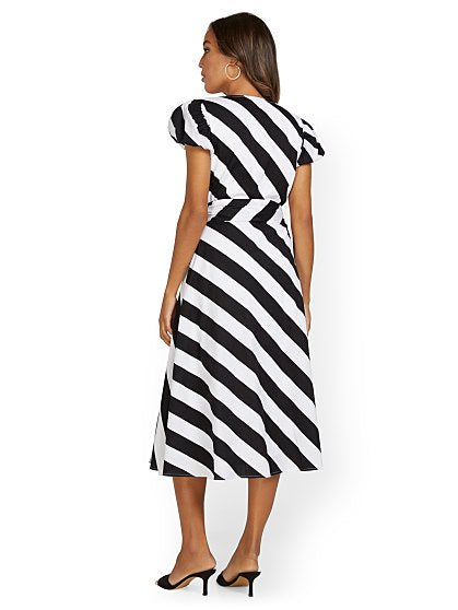 79.95  STRIPE WRAP DRESS