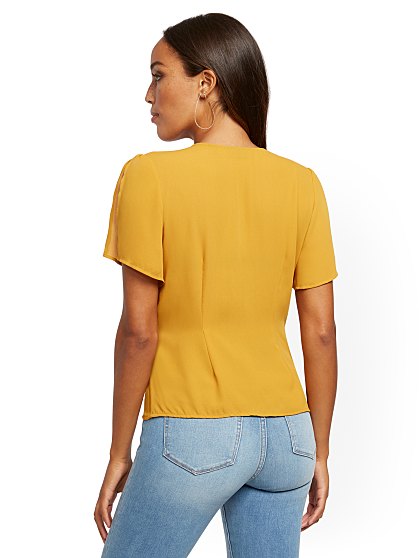 44.95 TIE FRONT BLOUSE