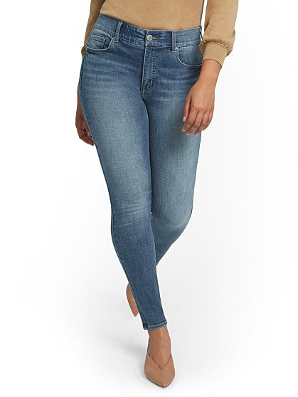 69.95 UHW MYA BLOOMIE T
